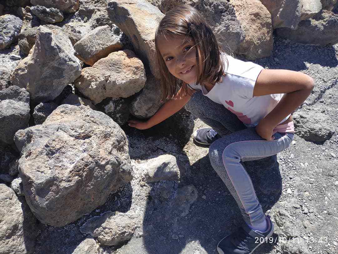 Hiking Teide with kids: fumaroles