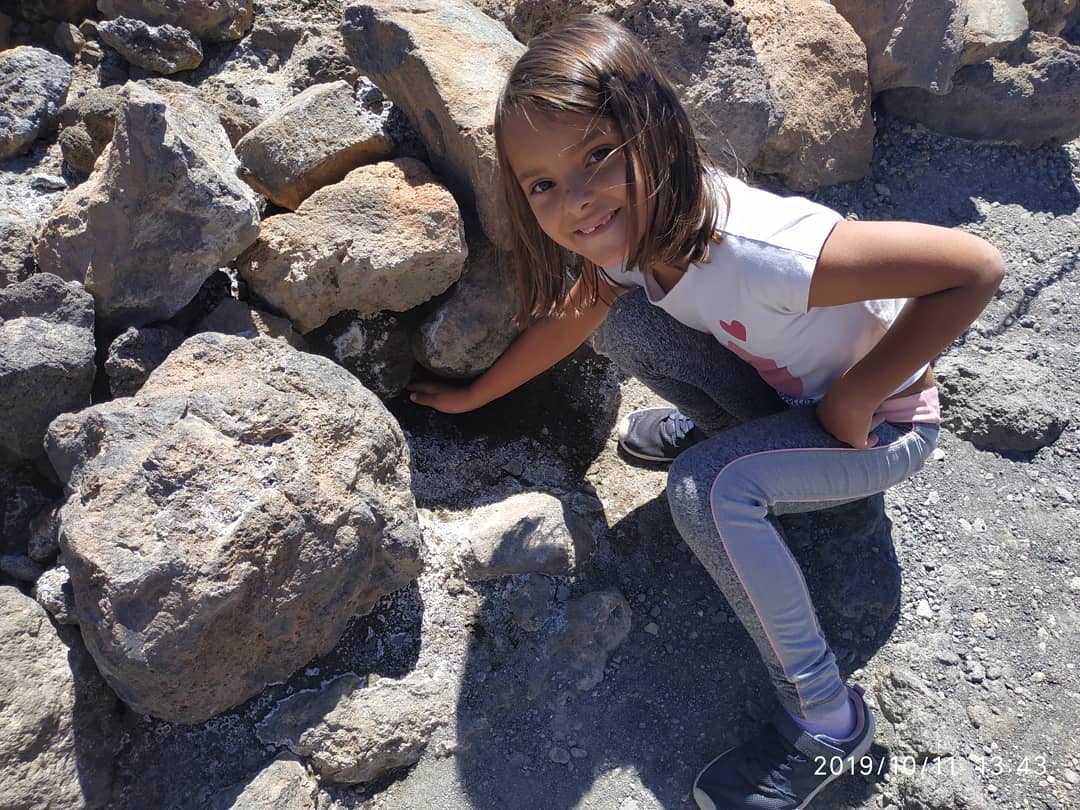 Wandeling met kinderen naar de Teide: fumarolen