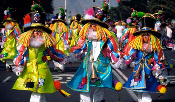 Carnaval de Tenerife: desfilar en carroza