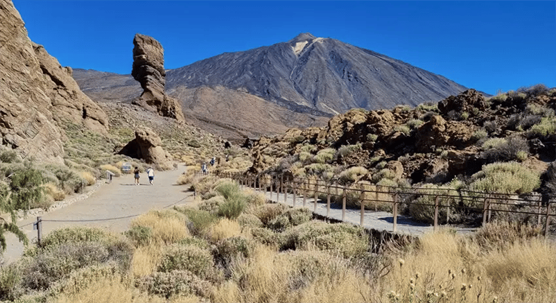 El volcán Teide en el Parque Nacional del Teide. 