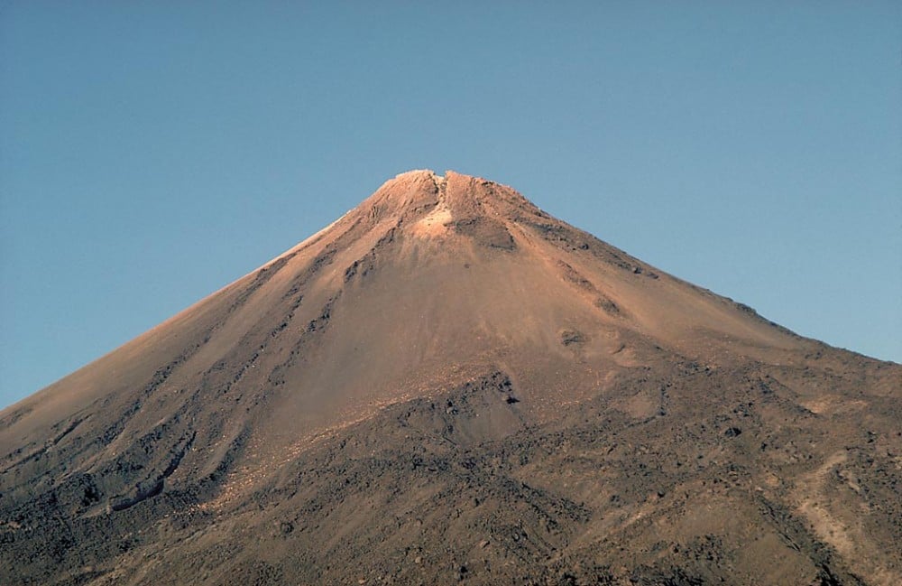 When is the best time to ascend Mount Teide by cable car